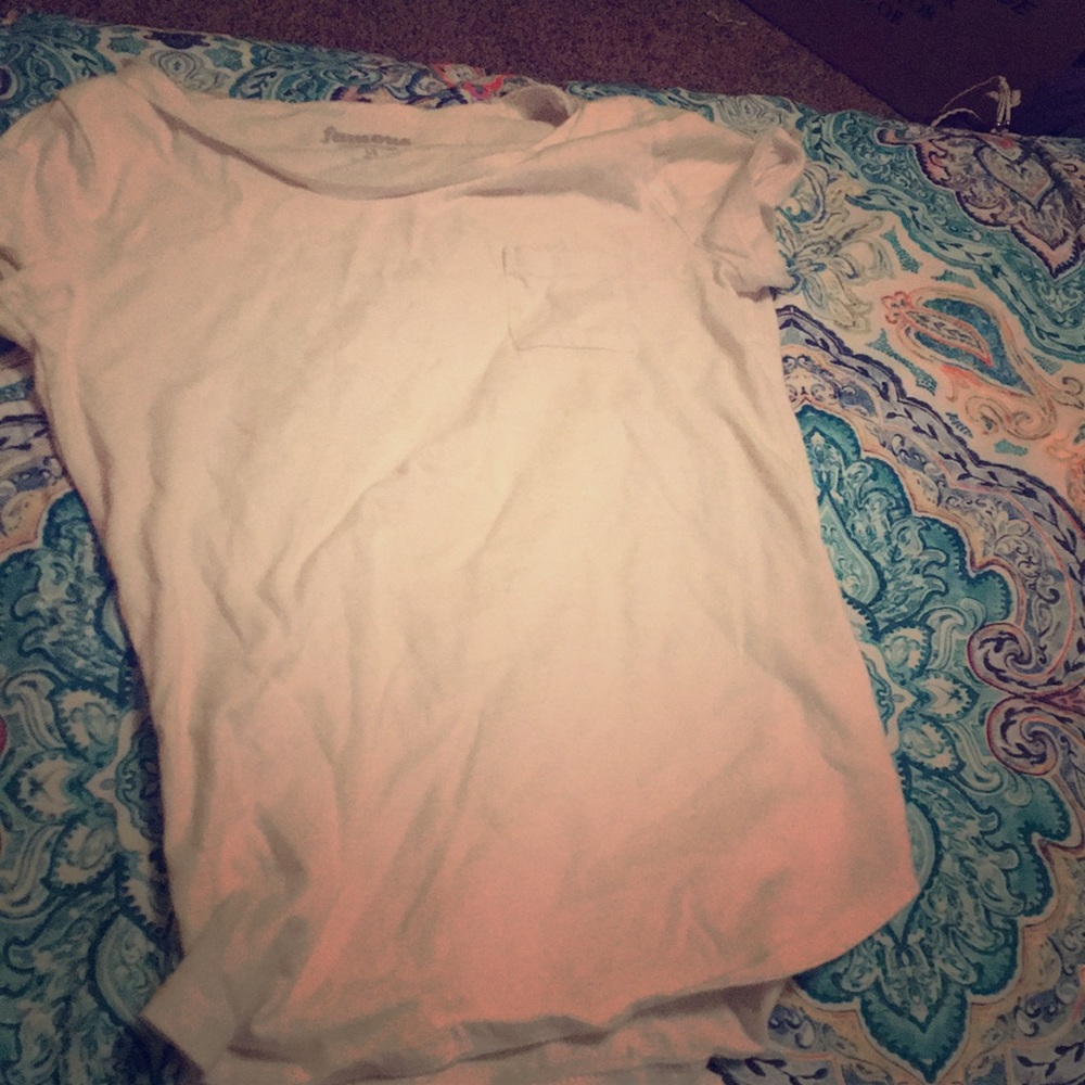 Plain white pocket Tee